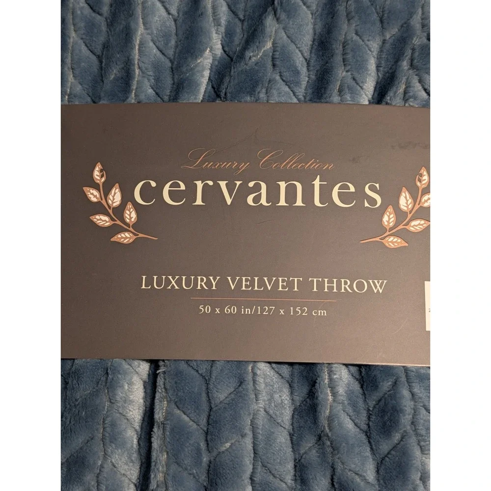 Cervantes Luxury Velvet Throw Oversize 50 x 60 in / 127 x 152 cm New